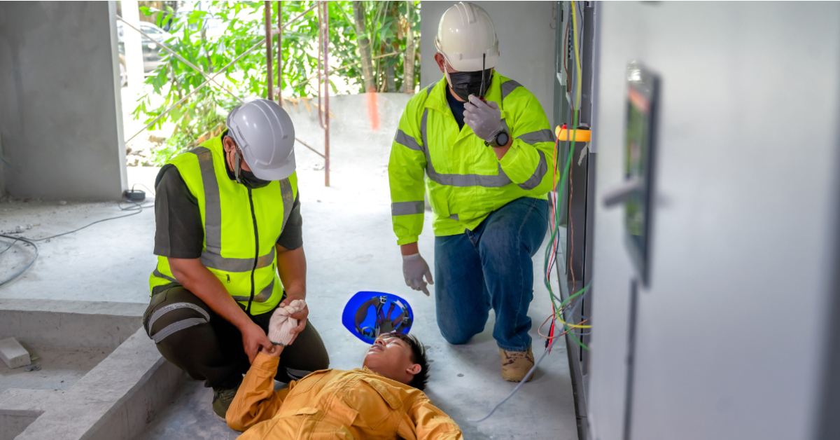 Workers performing CPR training, representing the LVR/CPR Full Course at Down Under Training.